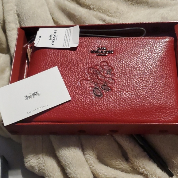 Host pick firm Coach and Disney collaboration wristlet red new boxed free gift - Picture 9 of 11